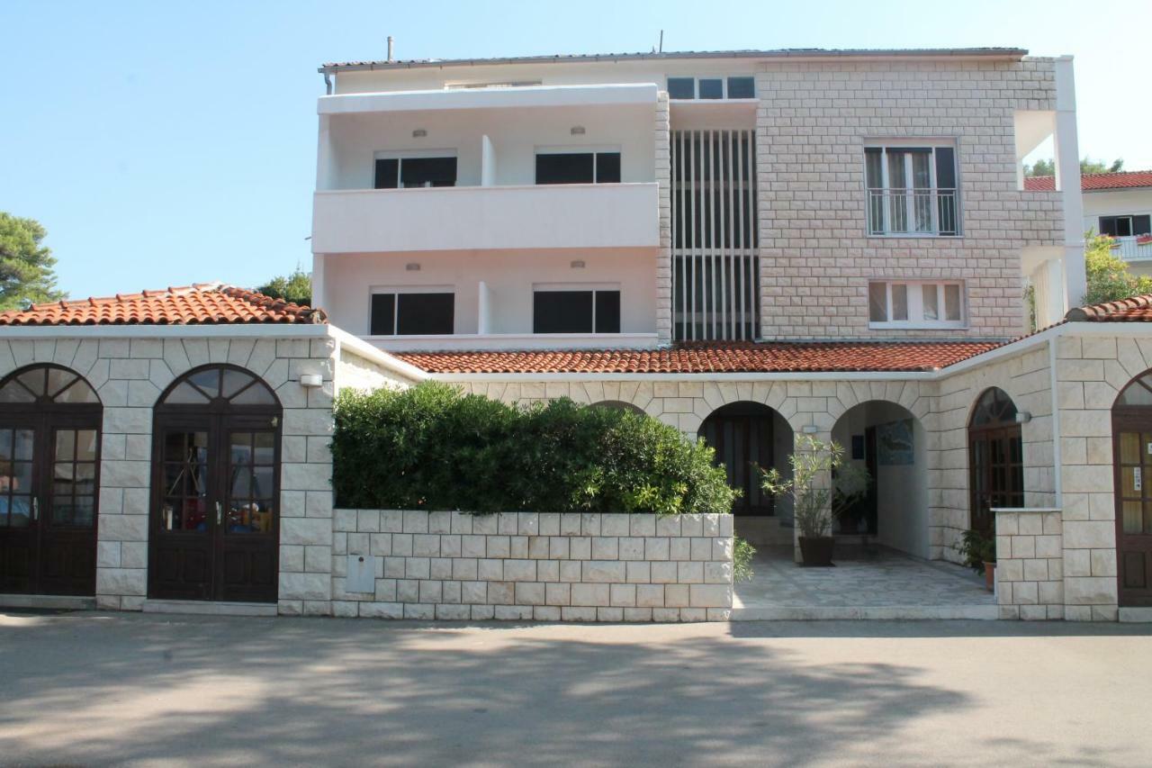Covahouse Apartment Jelsa  Bagian luar foto