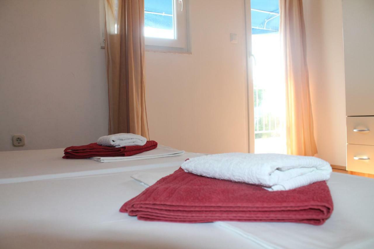 Covahouse Apartment Jelsa  Bagian luar foto