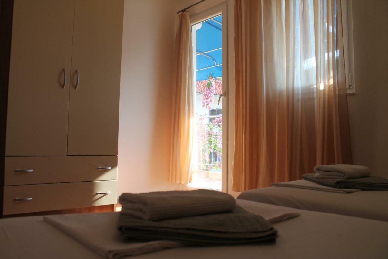 Covahouse Apartment Jelsa  Bagian luar foto