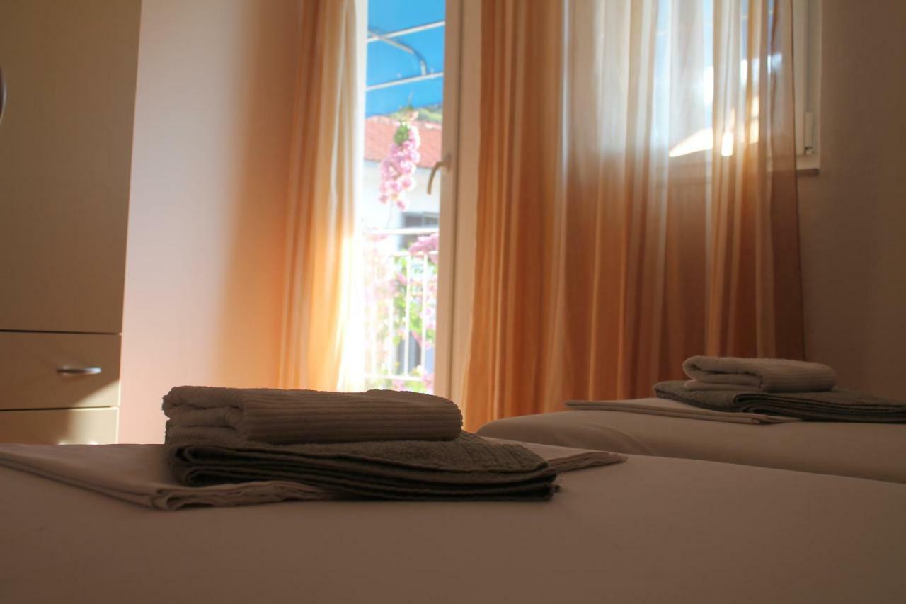 Covahouse Apartment Jelsa  Bagian luar foto