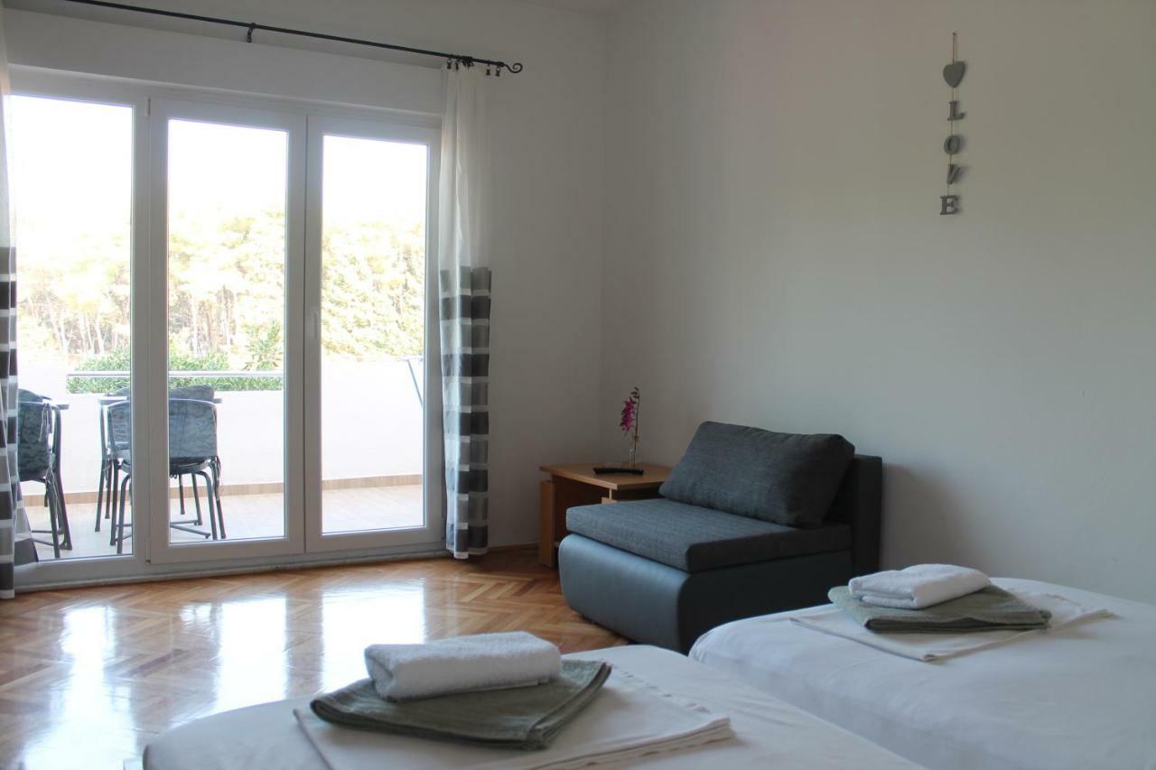 Covahouse Apartment Jelsa  Bagian luar foto