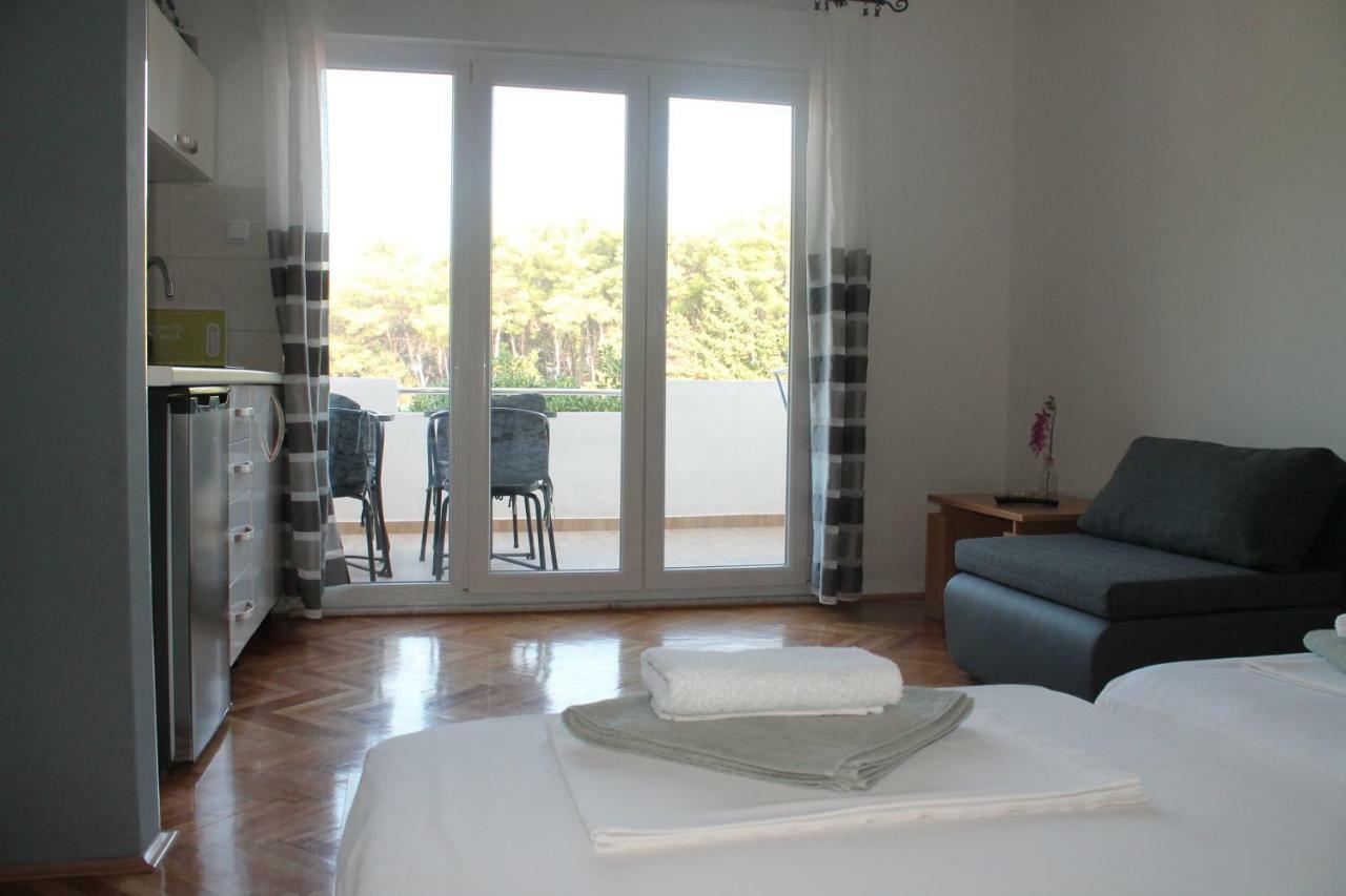 Covahouse Apartment Jelsa  Bagian luar foto