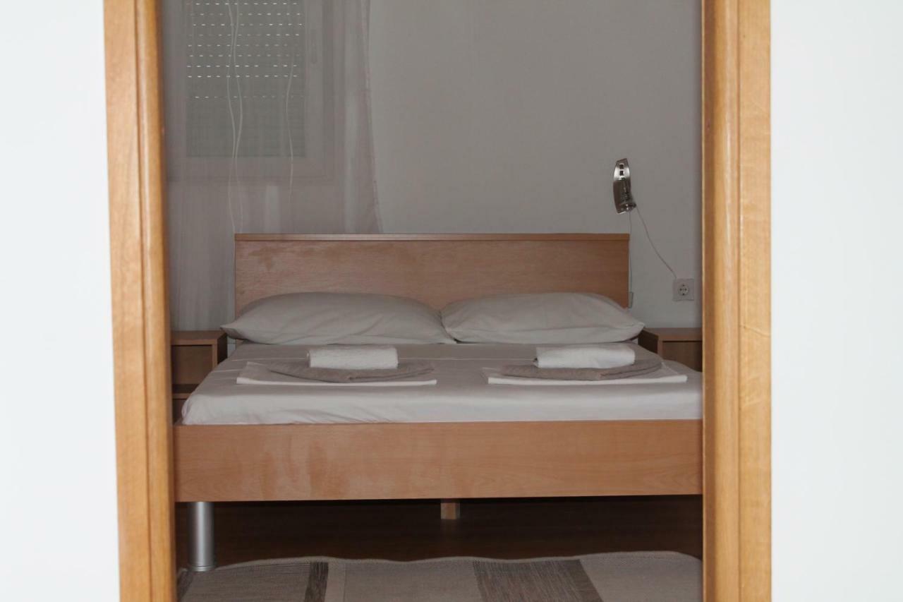 Covahouse Apartment Jelsa  Bagian luar foto