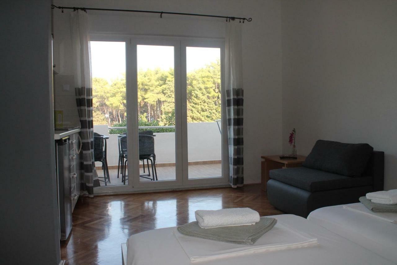 Covahouse Apartment Jelsa  Bagian luar foto